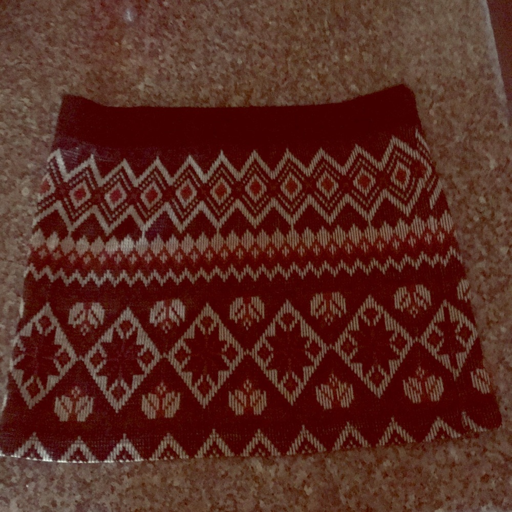 Pattern mini skirt